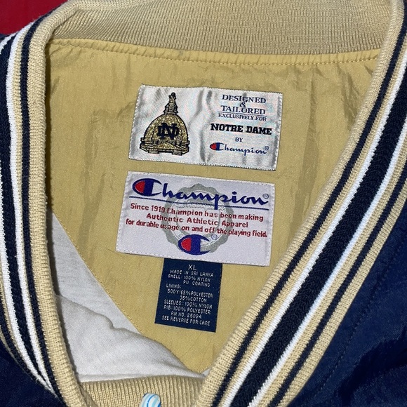 Vintage Notre Dame windbreaker crewneck - Picture 4 of 10